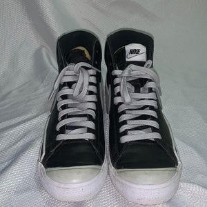 Like New Nike Blazer Mid 77’ Infinite